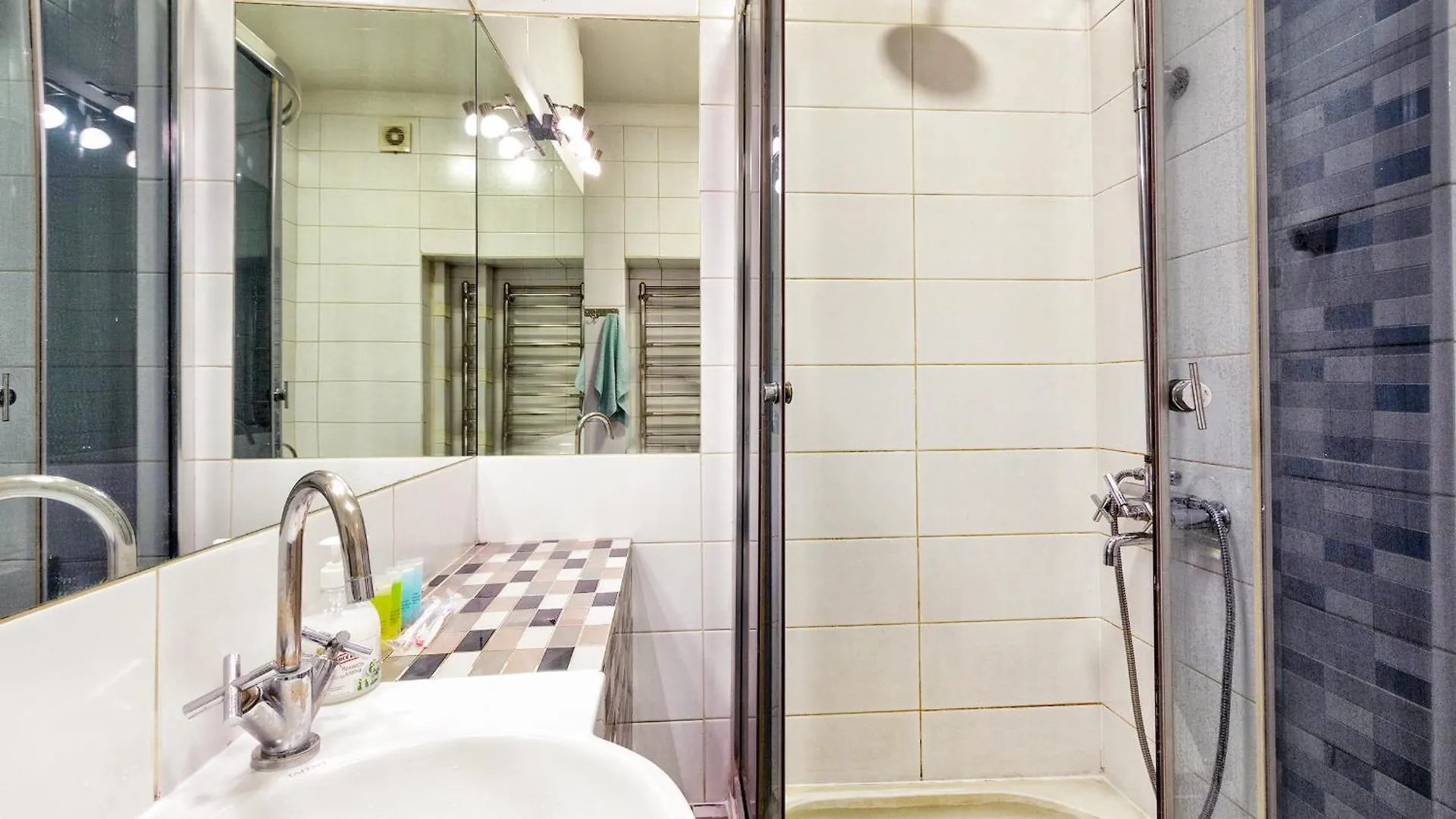 Lighthouse Apartments At Arbat Area - Travelers Choice Almatı